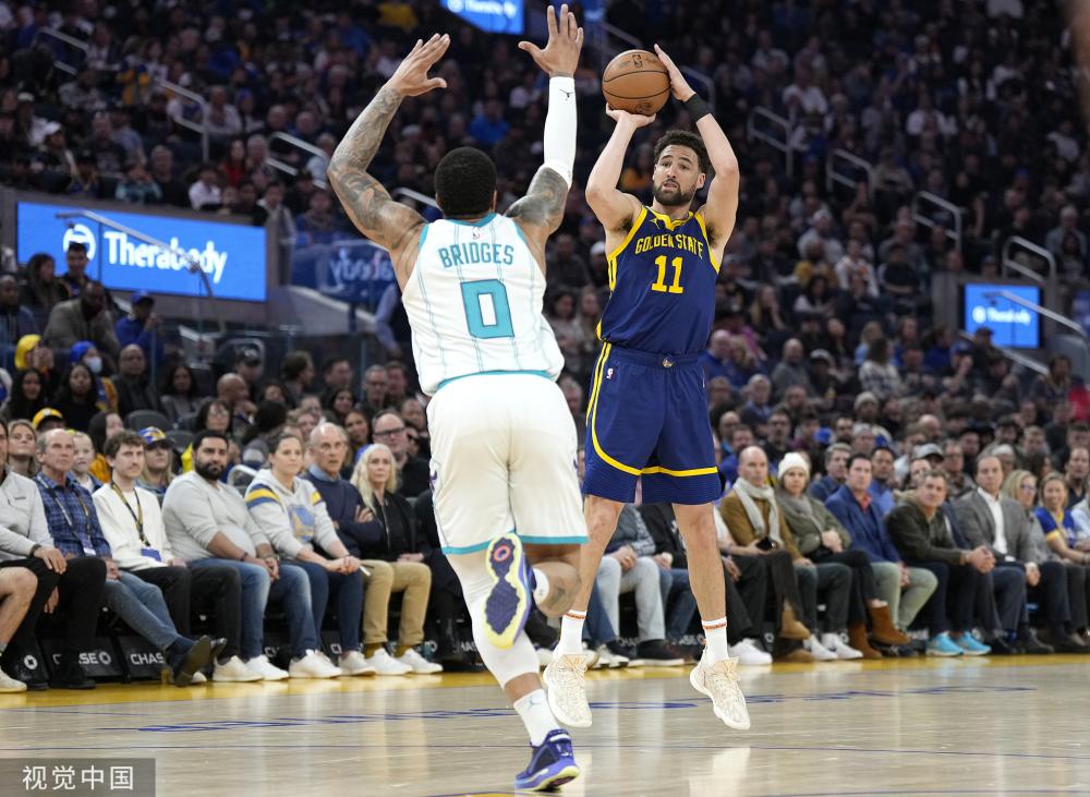 队中的合作 队中的合作